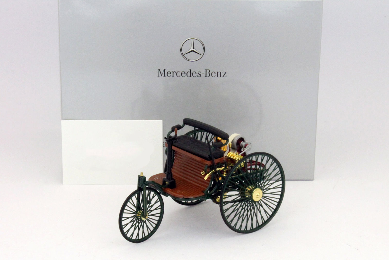 Историческая модель Mercedes Benz Patent Motorwagen